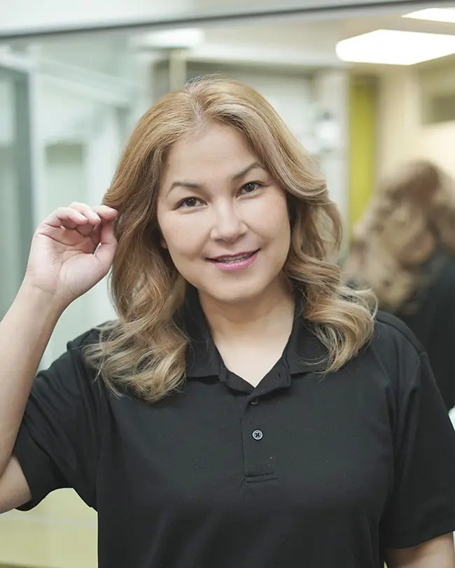 Watsana (Nong) - Eigenares Kapsalon Sharinda